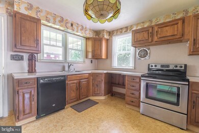 452 Edgewood Dr, Ambler, PA 19002 - photo 6