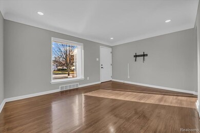 266 Massoit St, Clawson, MI 48017 - photo 7