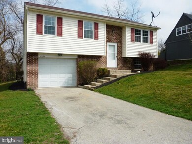 2043 Aspen Ln, Columbia, PA 17512 - photo 3