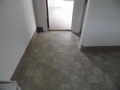 29 Fulton St, Pittston, PA 18640 - photo 5