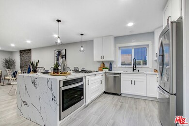 21302 Celes St, Woodland Hills, CA 91364 - photo 5