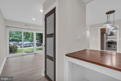 10722 West Dr unit 101, Fairfax, VA 22030 - photo 4