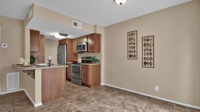 EAT-IN KITCHEN