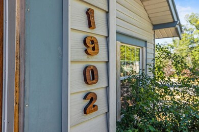 1902EsplanadeAve.-10