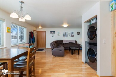 04-2835_Living Room_KI_010