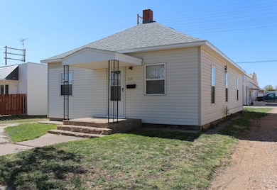 418 E 11th St, Hays, KS 67601 - photo 3