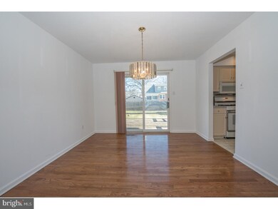 228 Edgewood Ave, Folsom, PA 19033 - photo 6