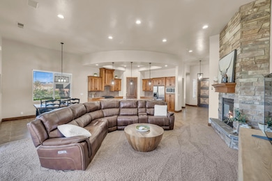 3250 S Red Sands Way Hurricane-large-008