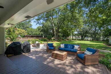 Deck / Entertainment Area 2