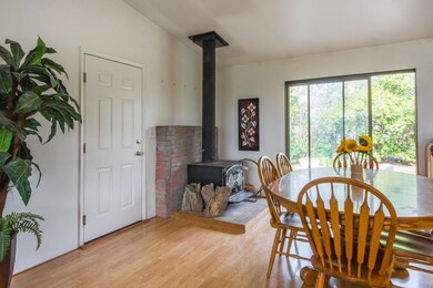dining-fireplace