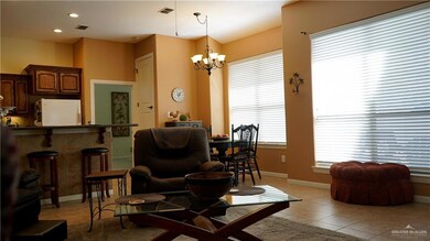 2113 Kingfisher Ln, Mission, TX 78572 - photo 5