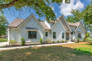 112 Stoneybrook Rd, Columbia, TN 38401 - photo 3