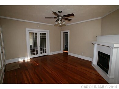 231 Maple St, Statesville, NC 28677 - photo 3