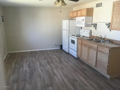 2nd kitchen/bonus room