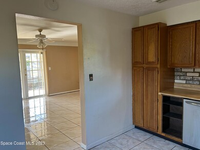 Kitchen Looking To Great Room