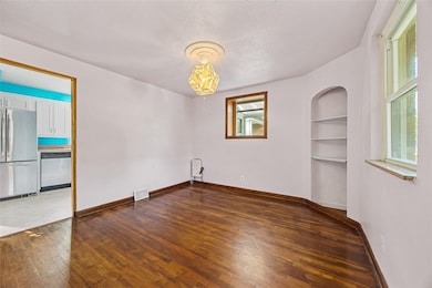 1900 Beechford Ave, Coraopolis, PA 15108 - photo 6