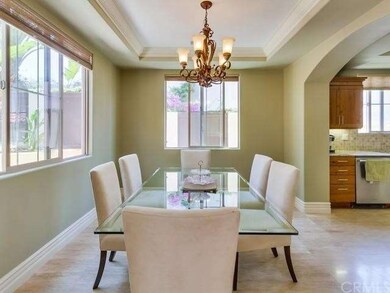 Dining room pic 1