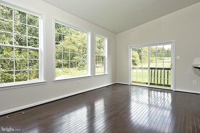 7211 Autumn Blaze Ct, Clinton, MD 20735 - photo 5