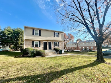 913 Page St unit A and B, Salem, VA 24153 - photo 3