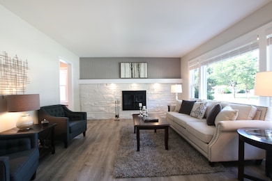 1476 S Cora St, Des Plaines, IL 60018 - photo 4