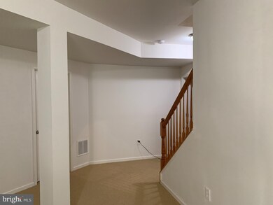 25009 Virginia Pine Ct, Chantilly, VA 20152 - photo 3