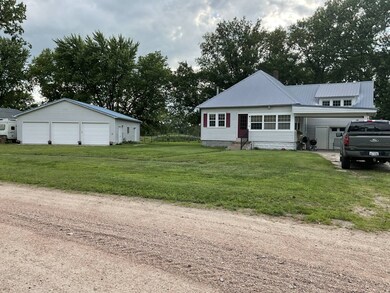 409 W Depot St, Ericson, NE 68637 - photo 2