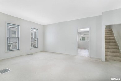 1412 E 9th St, Davenport, IA 52803 - photo 3