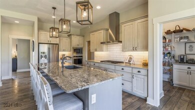 10109 Hidden Valley Dr, Johnston, IA 50131 - photo 7