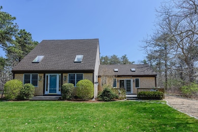 21 Vickers St, Edgartown, MA 02539 - photo 2