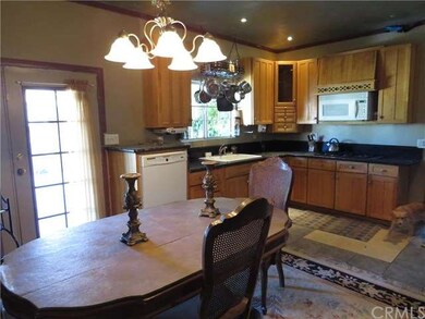 Large Family Kitchen (approx. 20' x 13')