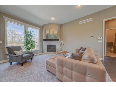 714 Fox Tail Ct, Raymore, MO 64083 - photo 2