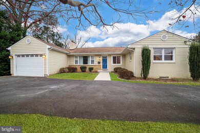 3456 Washington Dr, Falls Church, VA 22041 - photo 2