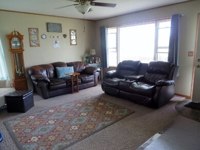 661 Windsor Ln, Evansville, WI 53536 - photo 5