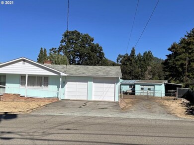 432 Taylor St, Myrtle Creek, OR 97457 - photo 2