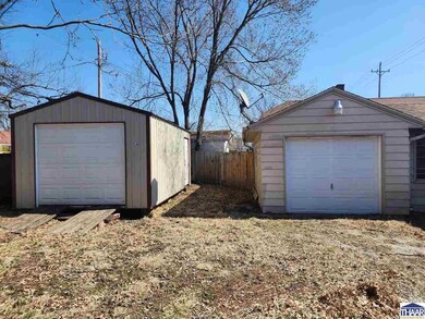 1806 Crawford St, Terre Haute, IN 47803 - photo 2