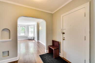 6126 N Washtenaw Ave, Chicago, IL 60659 - photo 2