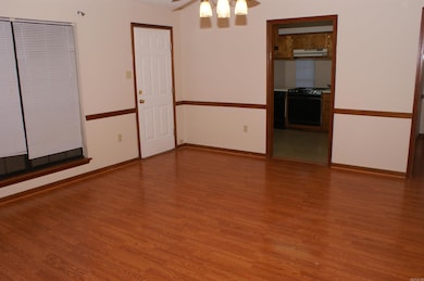 521 5th Ave, Conway, AR 72032 - photo 2