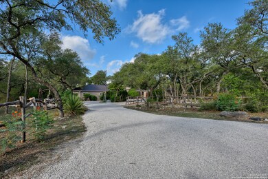 10654 Parrigin Rd, Helotes, TX 78023 - photo 3