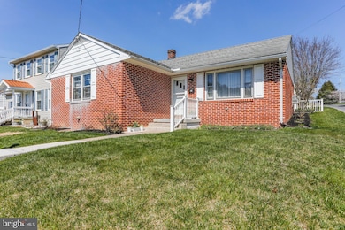 323 Commerce St, Waynesboro, PA 17268 - photo 3