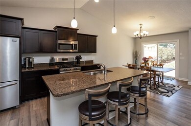 2805 54th St, Des Moines, IA 50310 - photo 6