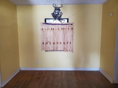 4725 Burgundy Rd N, Jacksonville, FL 32210 - photo 2