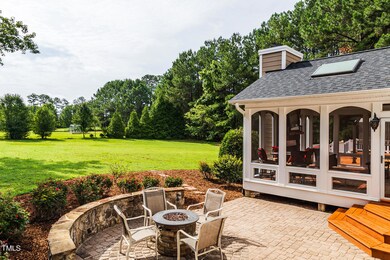 Patio w/firepit