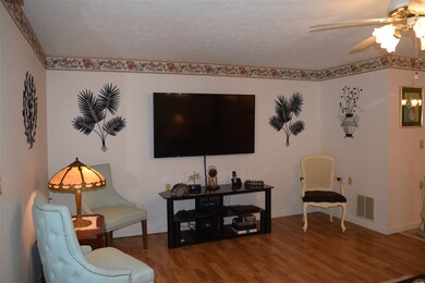 491 Mammoth Rd unit 32, Londonderry, NH 03053 - photo 3