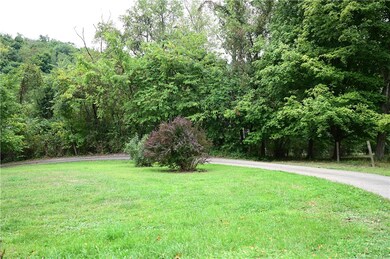 517 Lively Rd, Eighty Four, PA 15330 - photo 5