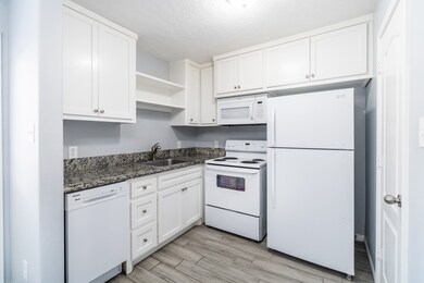 207 N Poplar St unit D, Tomball, TX 77375 - photo 7