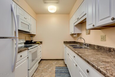 17210 N Pinion Ln, Sun City, AZ 85373 - photo 7