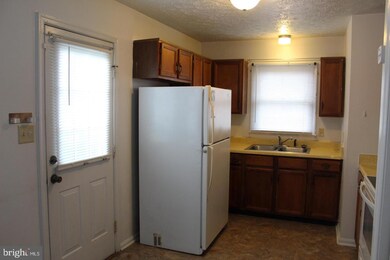 912 E Cork St, Winchester, VA 22601 - photo 2