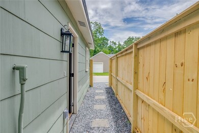 2142 E 42nd St, Savannah, GA 31404 - photo 3