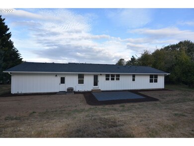 21600 NE Sunnycrest Rd, Newberg, OR 97132 - photo 2