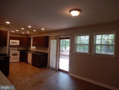 304 Confederate Dr, Locust Grove, VA 22508 - photo 5